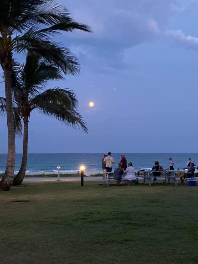 גולד קוסט San Simeon Beachfront Apartments Tugun מראה חיצוני תמונה