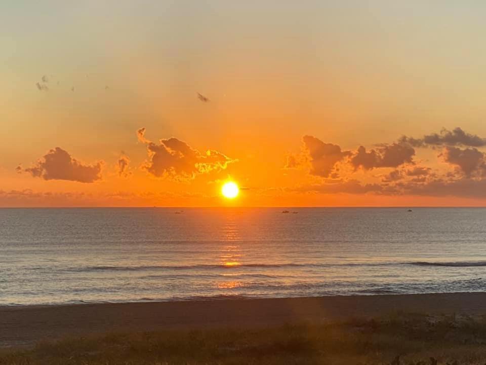 גולד קוסט San Simeon Beachfront Apartments Tugun מראה חיצוני תמונה